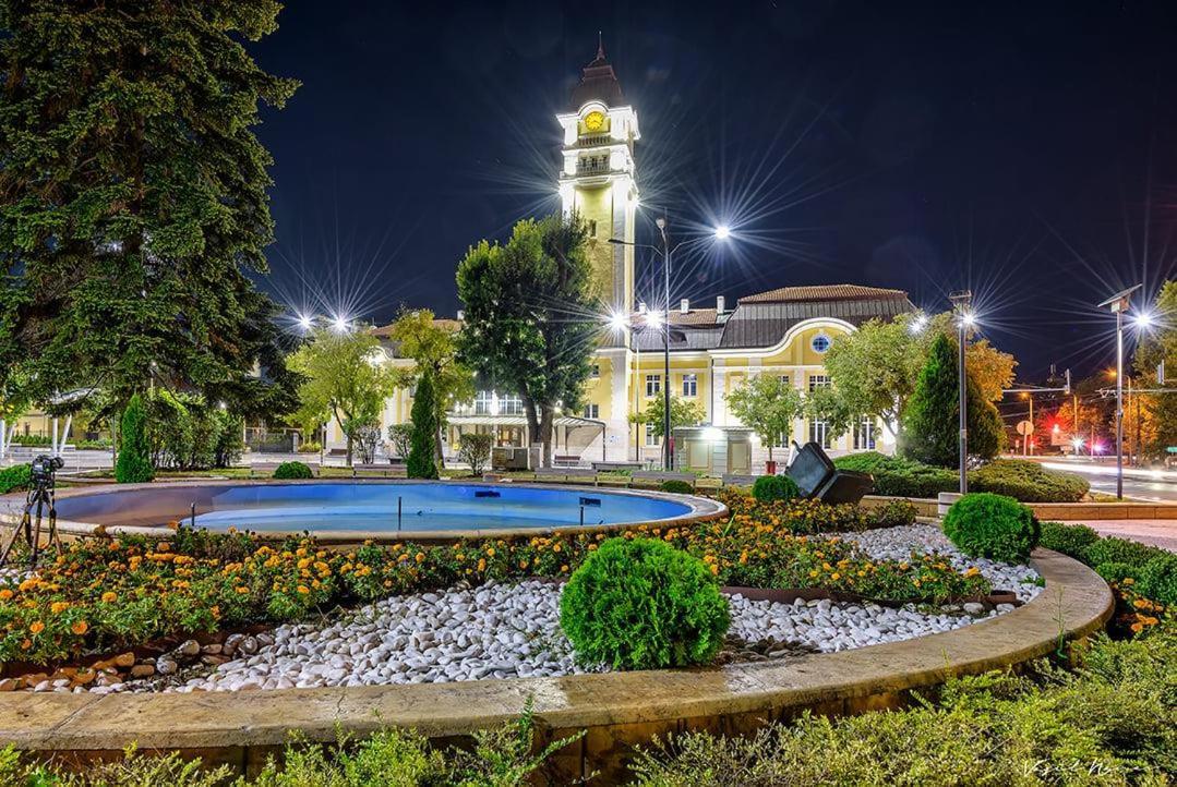 Luxury Versailles Apartments Center Opera Burgas Exterior foto