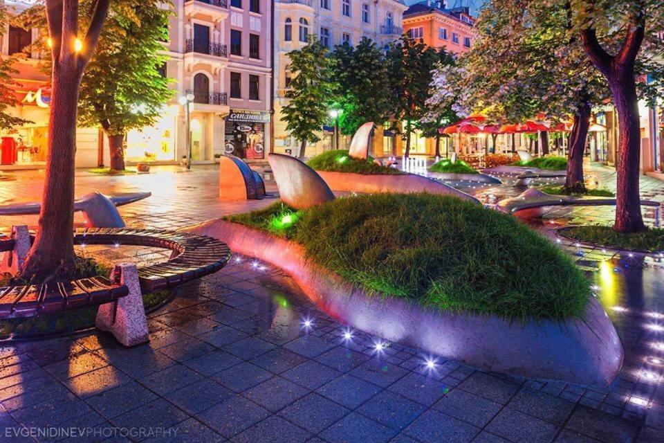 Luxury Versailles Apartments Center Opera Burgas Exterior foto